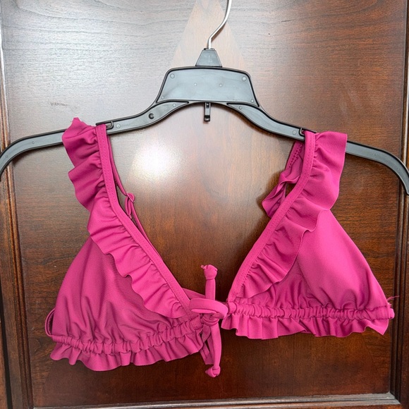 Bundle of 4 Bikini Tops - Picture 2 of 15